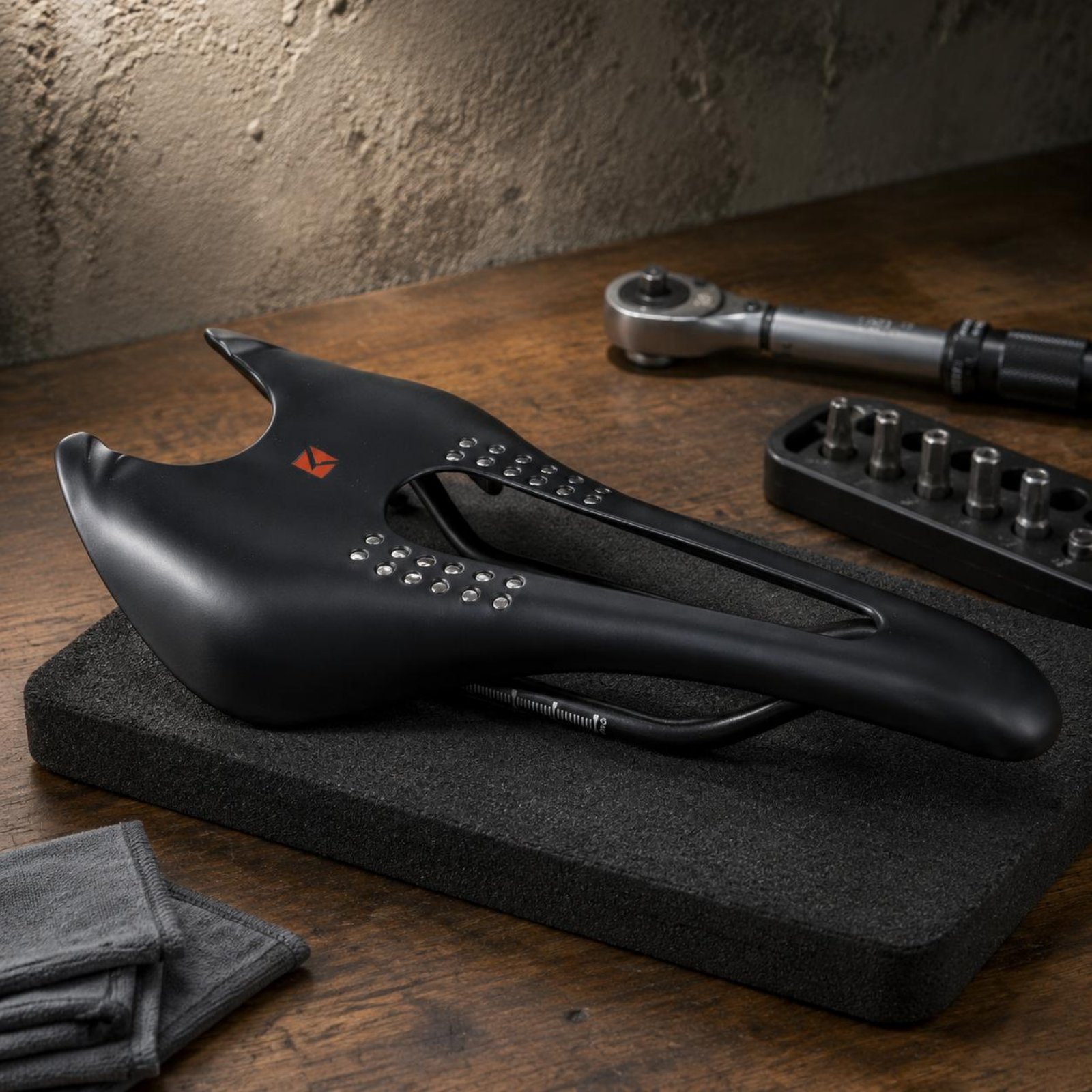 Ultralight Cycle Saddle Ultra- - مراجعة Ultra Cycling Gear وسعره