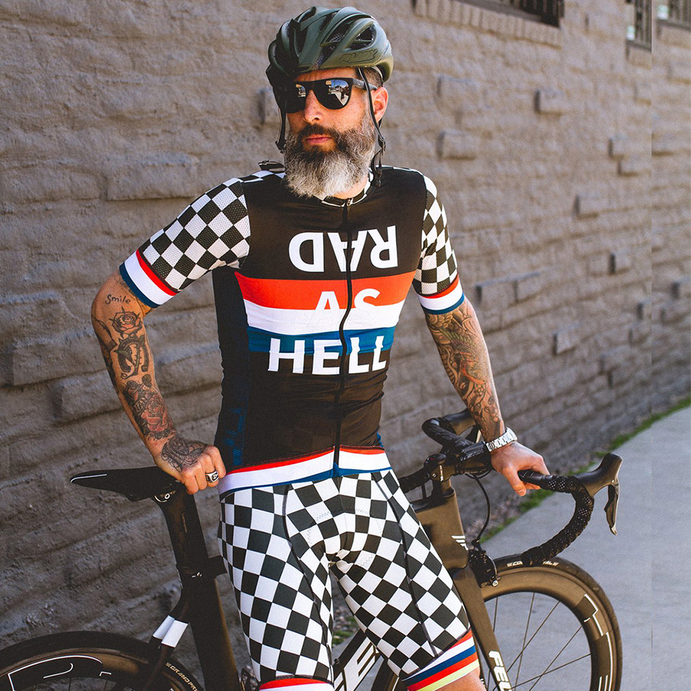 Love The Pain Man Cycling Skin - مراجعة Triathlon Cycling Kit وسعره